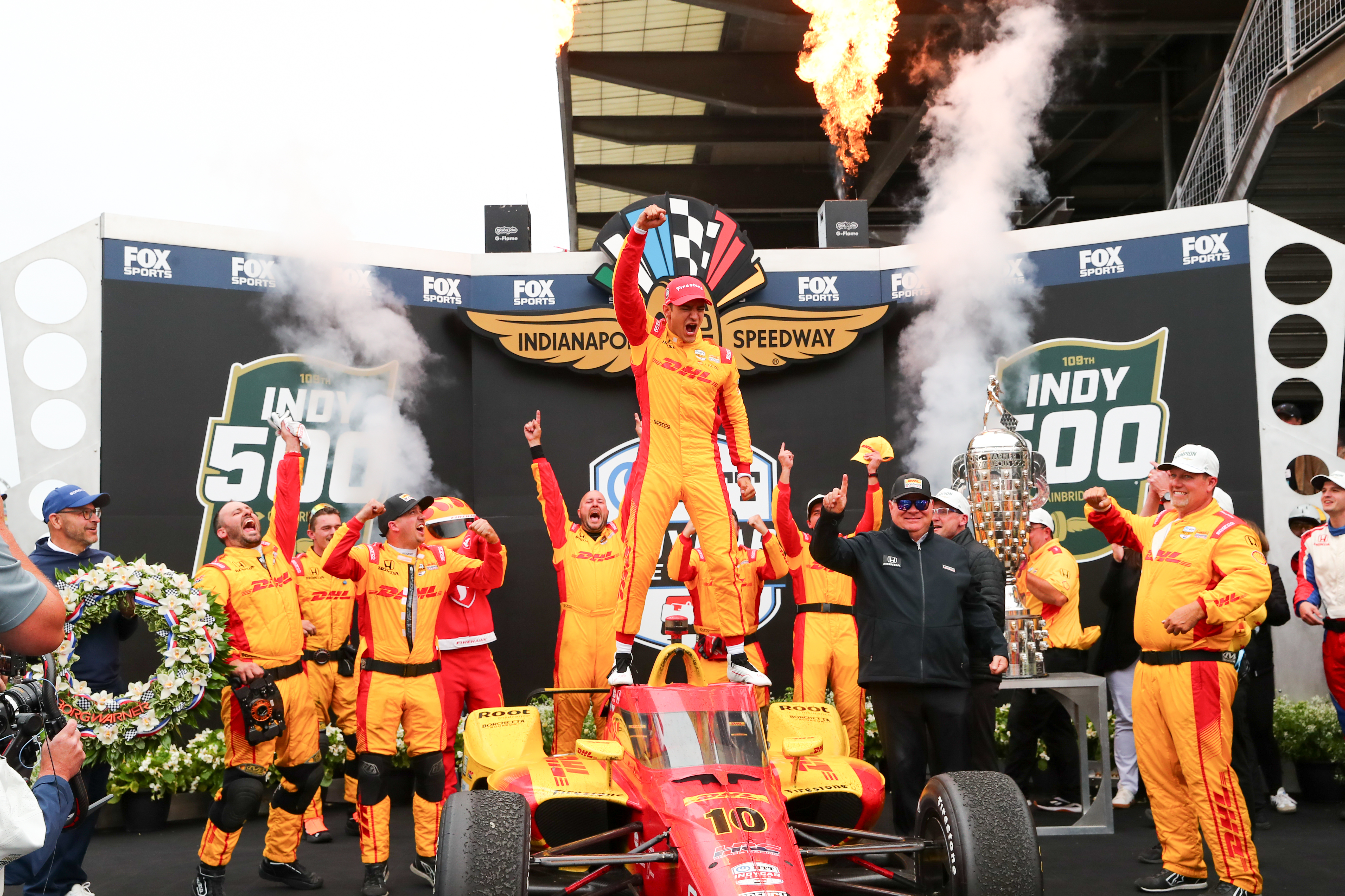 2025 Indy 500 Winner Alex Palou and team celebrate