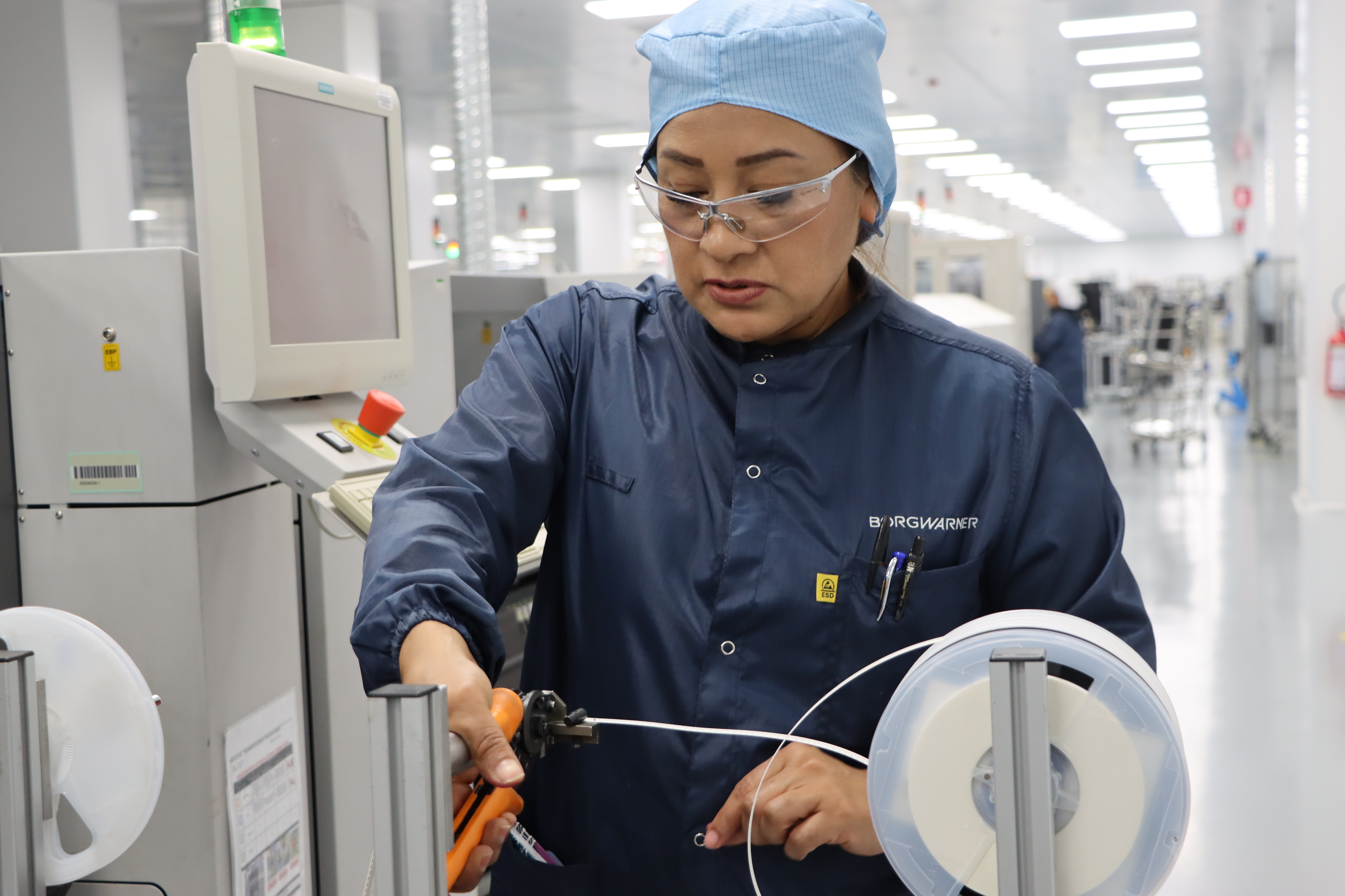 Women working in a laboratory setting